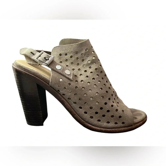 Sandals - Picture 6 of 6